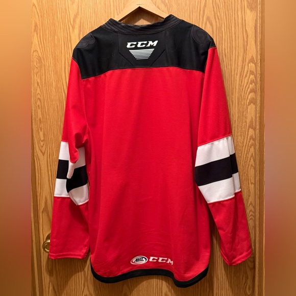 Utica Comets AHL. CCM Red Jersey - Large - Picture 2 of 7